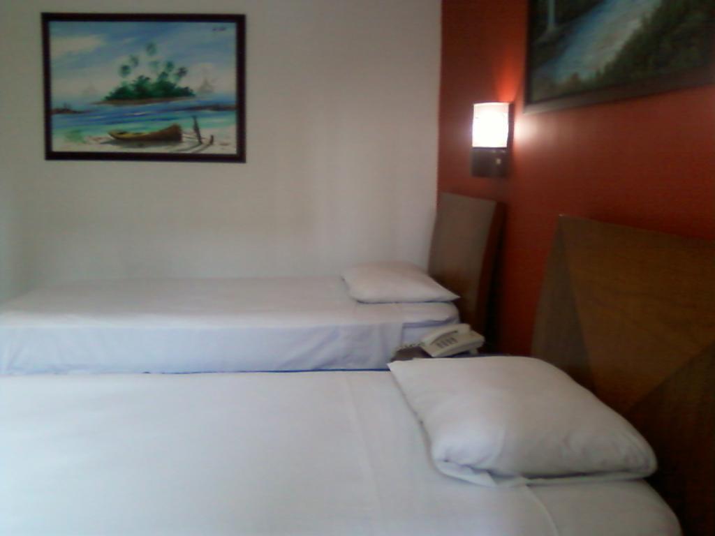 Charthon Inn Barranquilla Szoba fotó